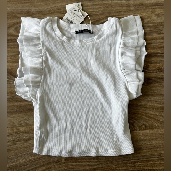 Zara Tops - NWT Zara ruffled shirt